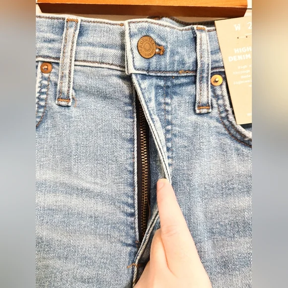 NWT Madewell Light Wash High-Rise Denim Shorts - Picture 3 of 5